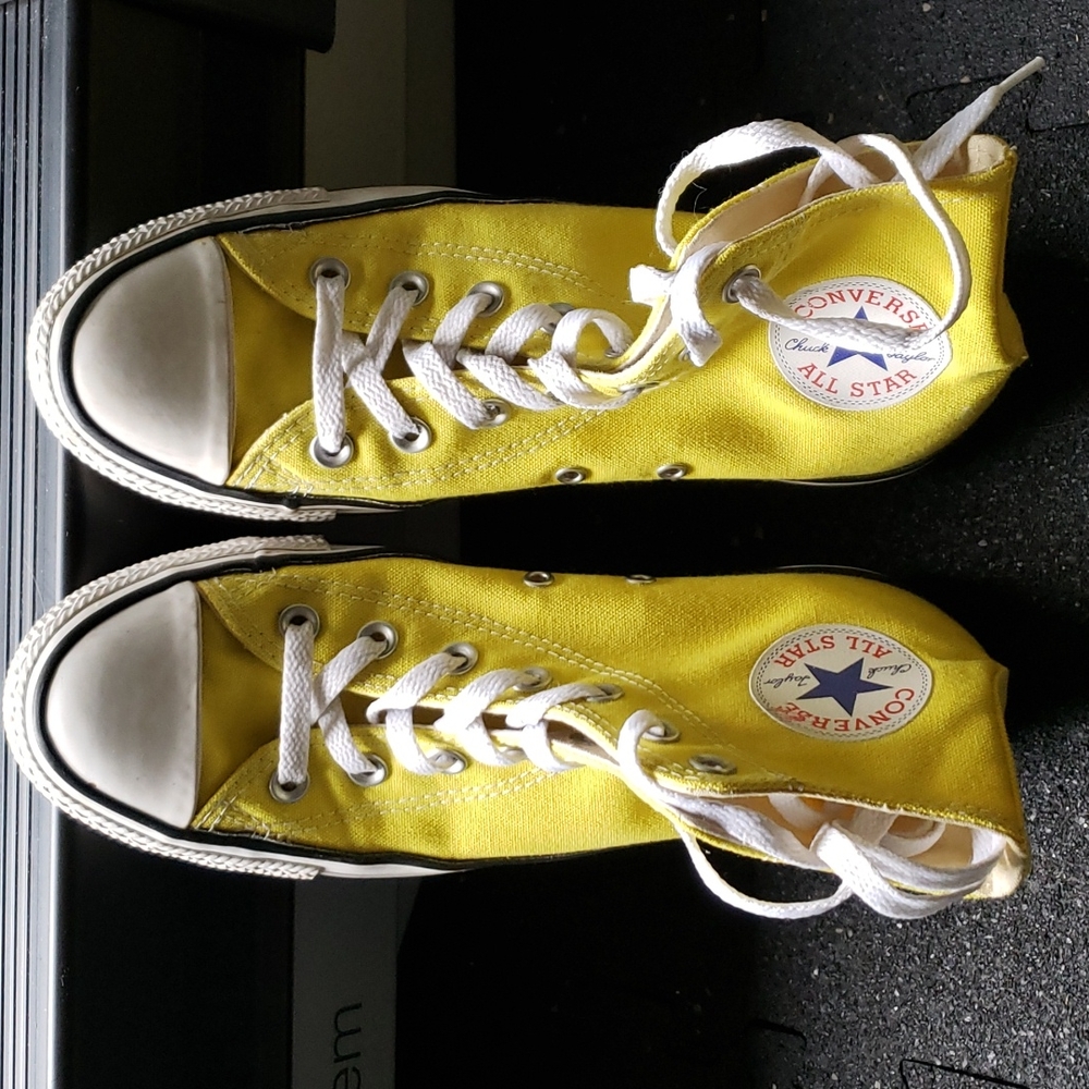 Yellow converse